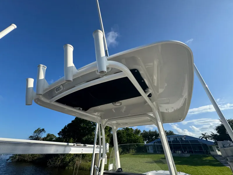 Slide: The Image of Boston Whaler 270 DAUNTLESS 2018 - 22
