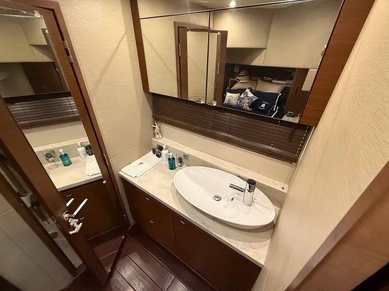 Slide: The Image of Sea Ray 510 SUNDANCER 2016 - 41