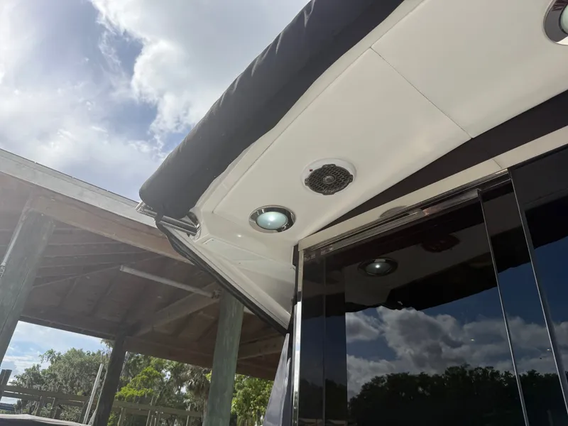 Slide: The Image of Sea Ray 510 SUNDANCER 2016 - 56