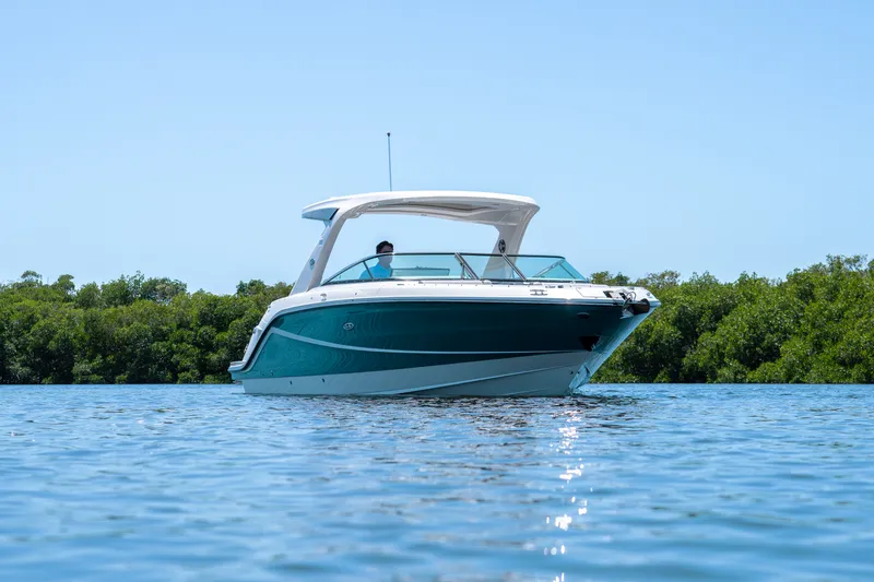 Slide: The Image of Sea Ray SLX 310 Outboard 2023 - 30