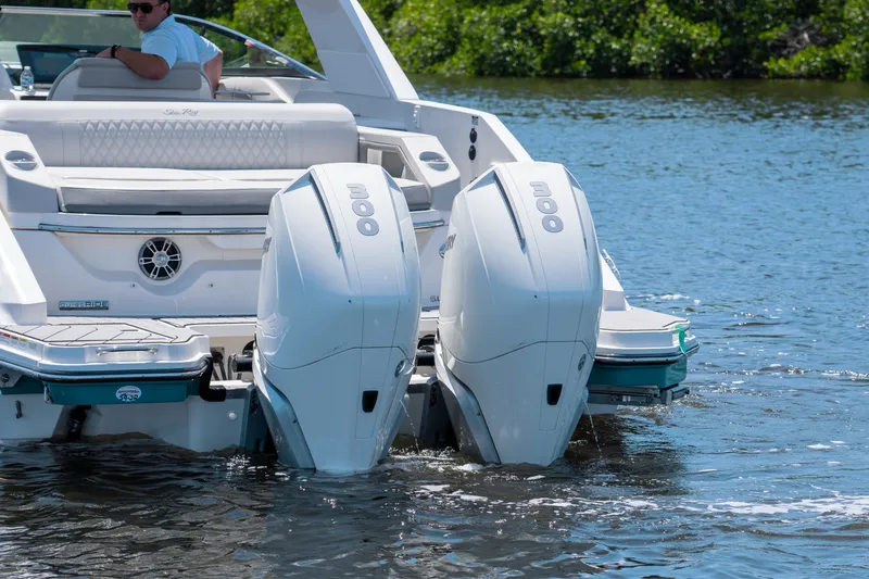 Slide: The Image of Sea Ray SLX 310 Outboard 2023 - 4