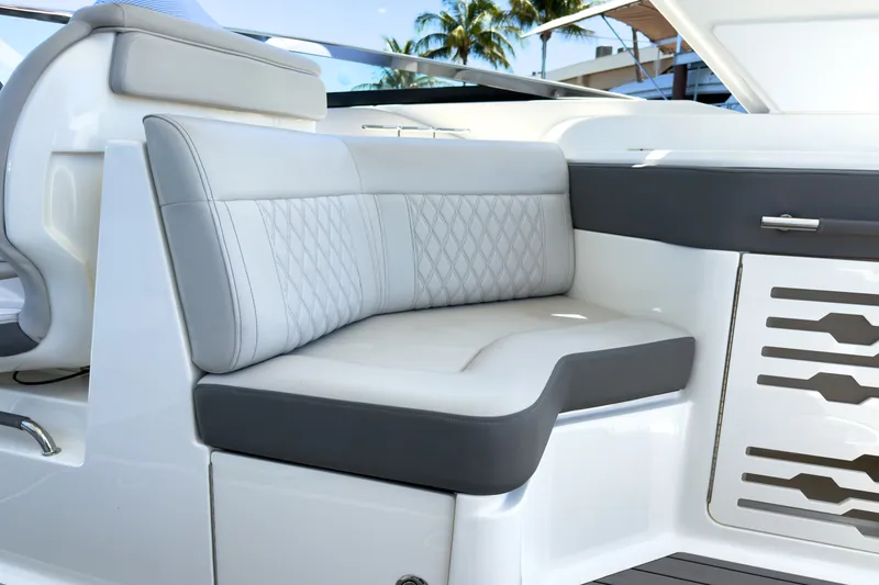 Slide: The Image of Sea Ray SLX 310 Outboard 2023 - 9