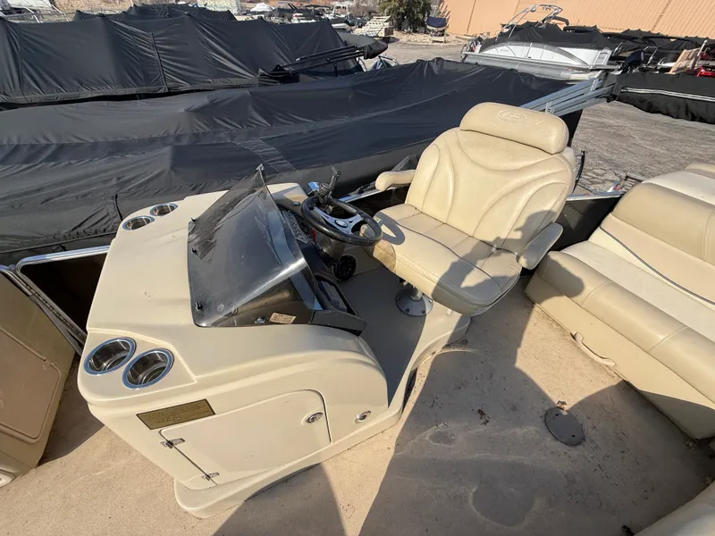 Slide: The Image of Harris 230 GRAND MARINER 2012 - 6