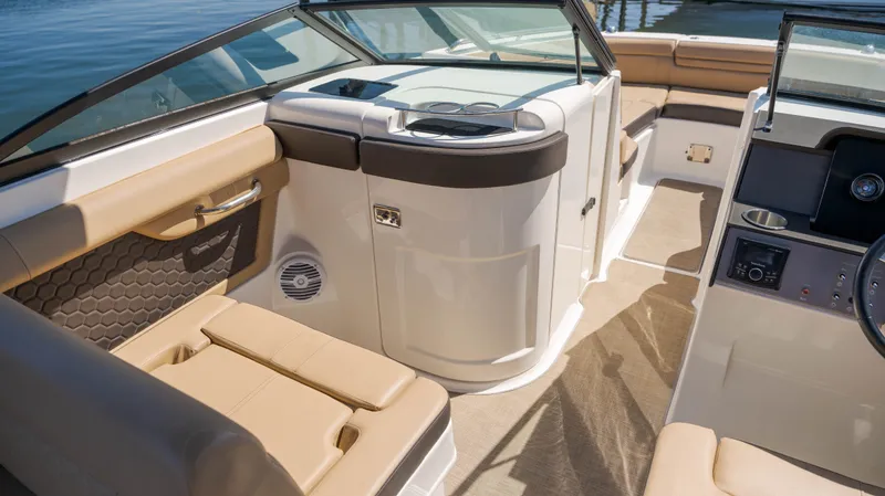 Slide: The Image of Sea Ray 270 SDX OB 2018 - 22