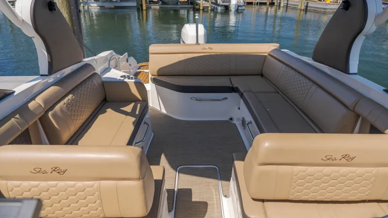 Slide: The Image of Sea Ray 270 SDX OB 2018 - 27