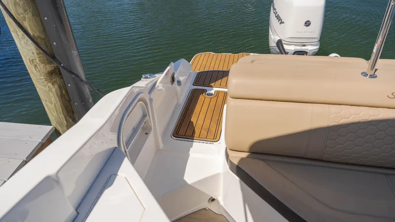 Slide: The Image of Sea Ray 270 SDX OB 2018 - 29