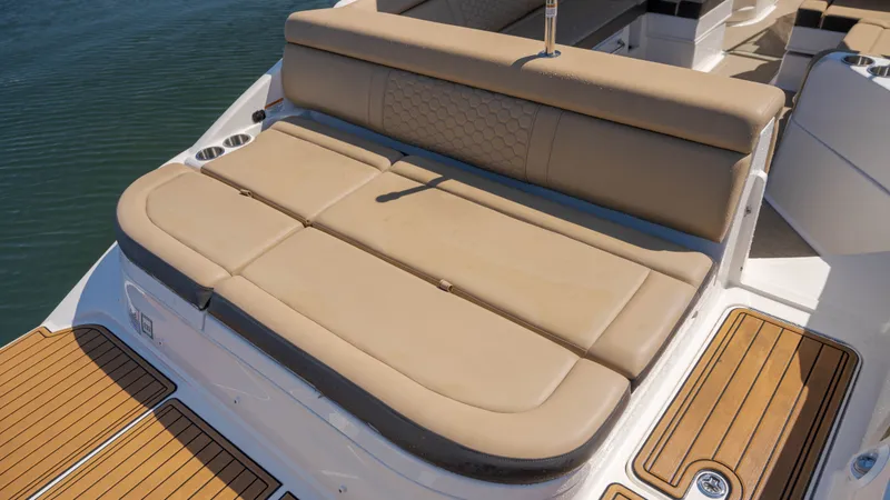 Slide: The Image of Sea Ray 270 SDX OB 2018 - 30