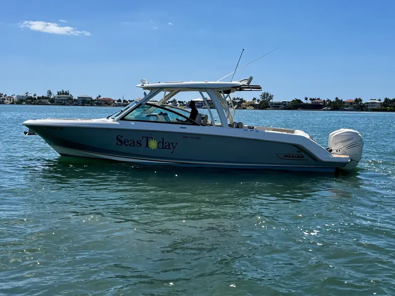 Slide: The Image of Boston Whaler 320 VANTAGE 2019 - 6