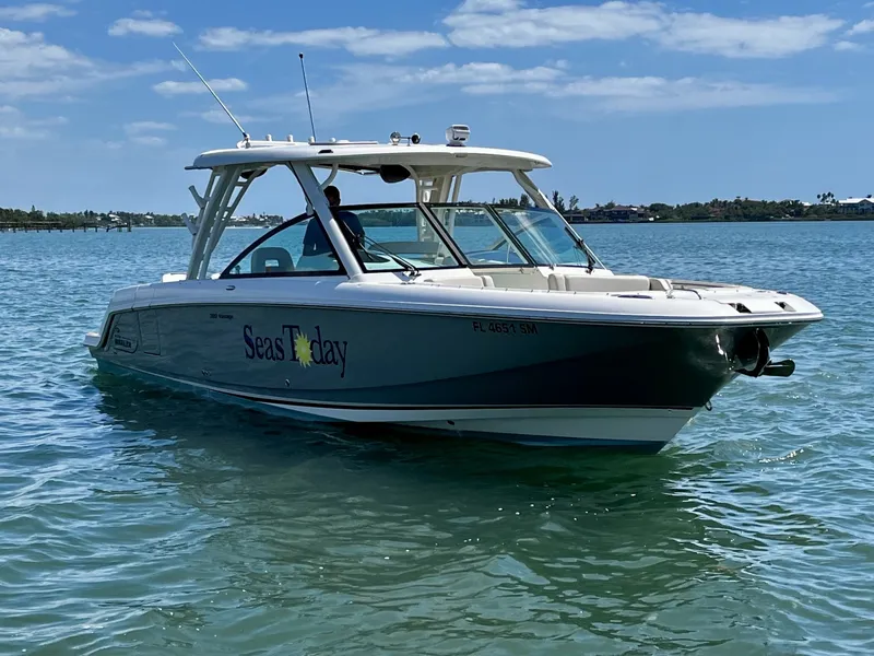 Slide: The Image of Boston Whaler 320 VANTAGE 2019 - 1