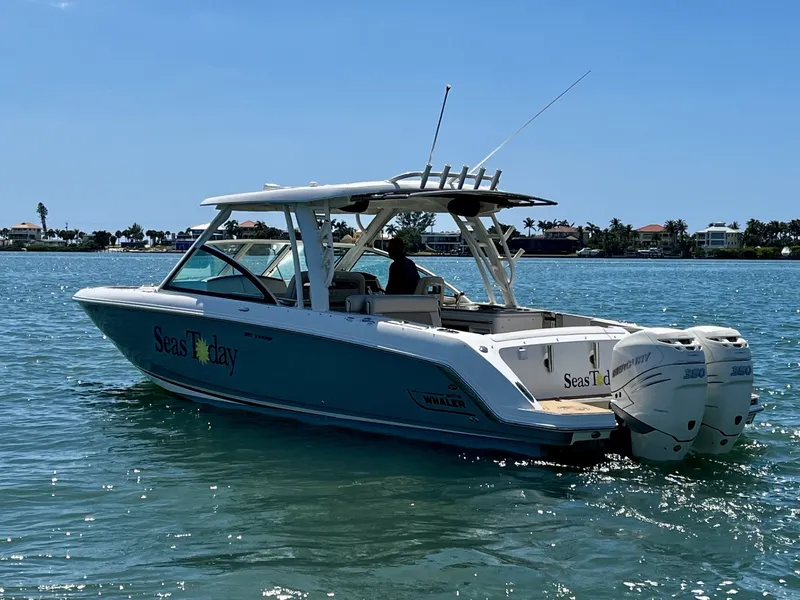 Slide: The Image of Boston Whaler 320 VANTAGE 2019 - 5