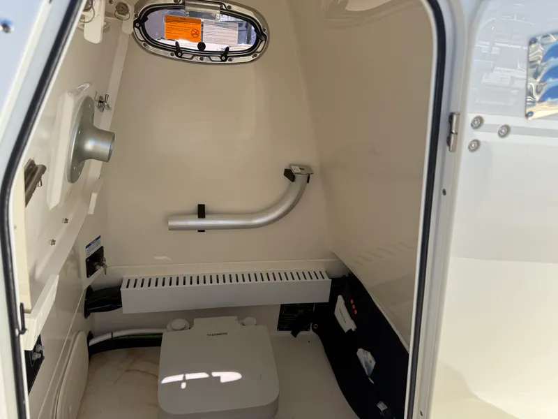 Slide: The Image of Boston Whaler 230 OUTRAGE 2024 - 23