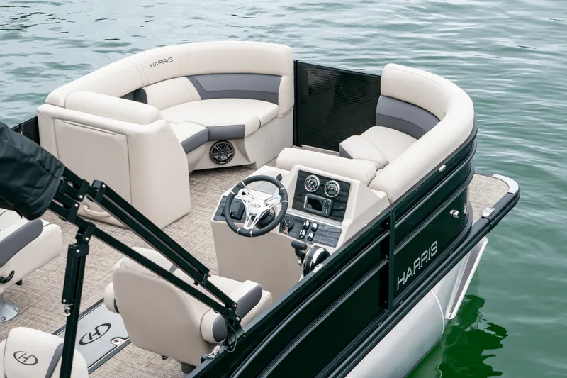 Slide: The Image of Harris 210 Cruiser 2025 - 9