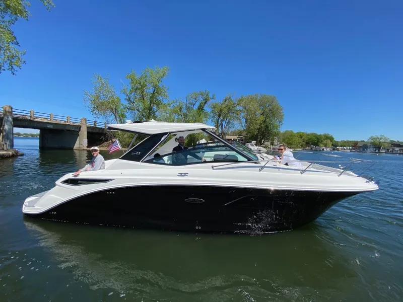 Slide: The Image of Sea Ray 320 DA 2020 - 1
