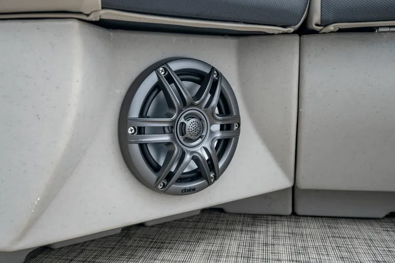 Slide: The Image of Harris 210 Cruiser 2025 - 13