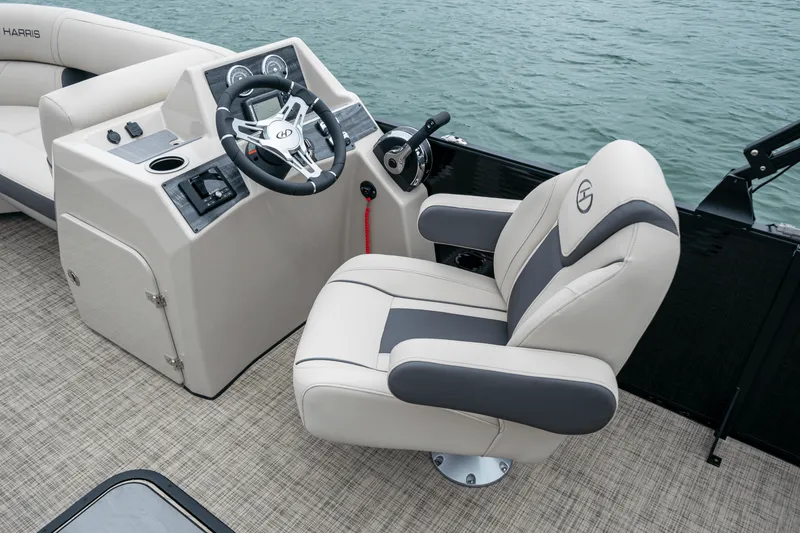 Slide: The Image of Harris 210 Cruiser 2025 - 16