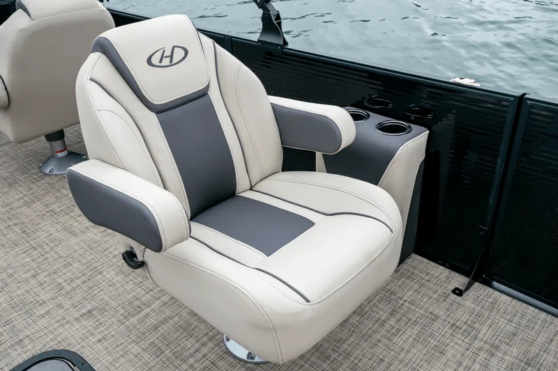 Slide: The Image of Harris 210 Cruiser 2025 - 3