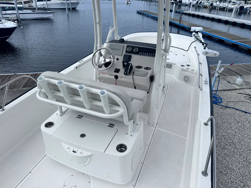 Slide: The Image of Boston Whaler 210 MONTAUK 2023 - 13