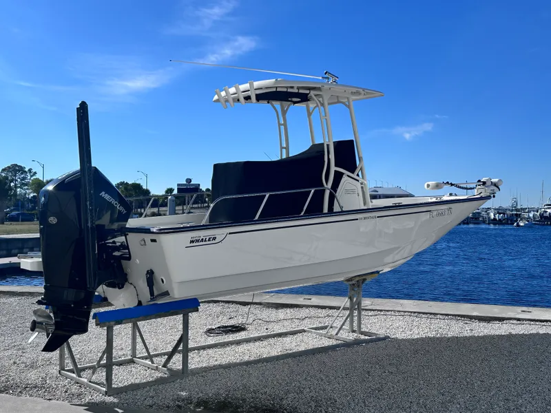 Slide: The Image of Boston Whaler 210 MONTAUK 2023 - 3