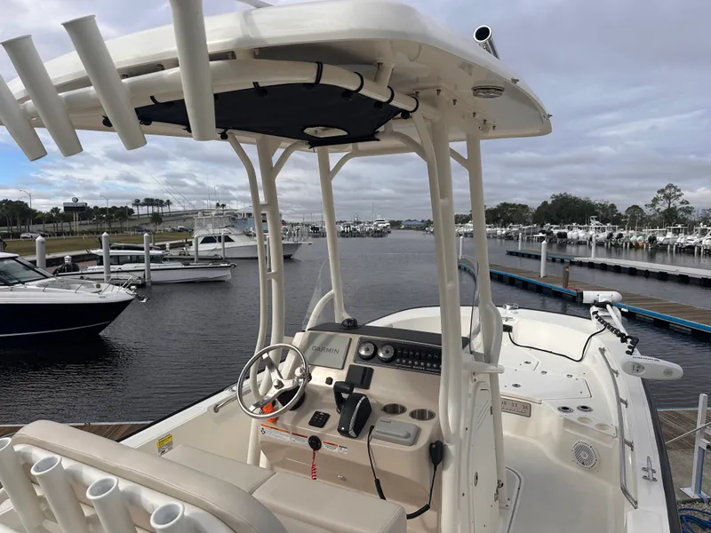 Slide: The Image of Boston Whaler 210 MONTAUK 2023 - 7