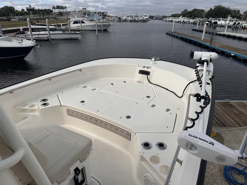 Slide: The Image of Boston Whaler 210 MONTAUK 2023 - 8