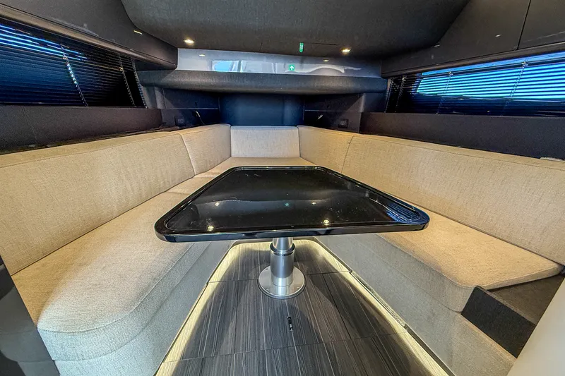 Slide: The Image of Azimut 42 VERVE 2024 - 30