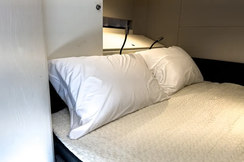Slide: The Image of Azimut 42 VERVE 2024 - 33