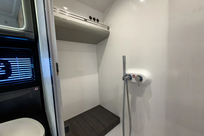 Slide: The Image of Azimut 42 VERVE 2024 - 35