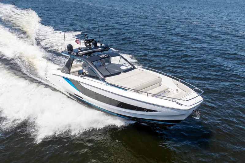 Slide: The Image of Azimut 42 VERVE 2024 - 39