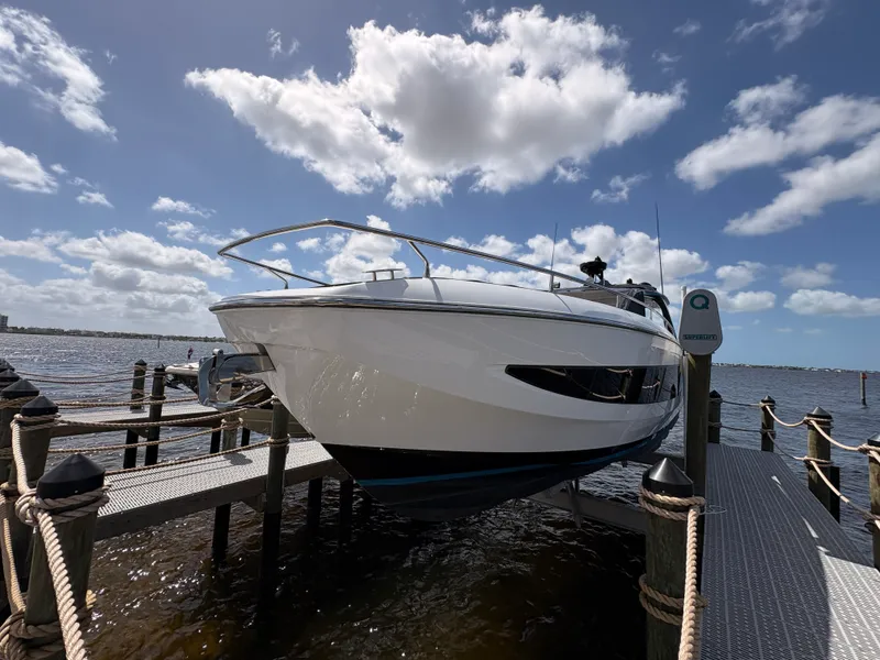 Slide: The Image of Azimut 42 VERVE 2024 - 47