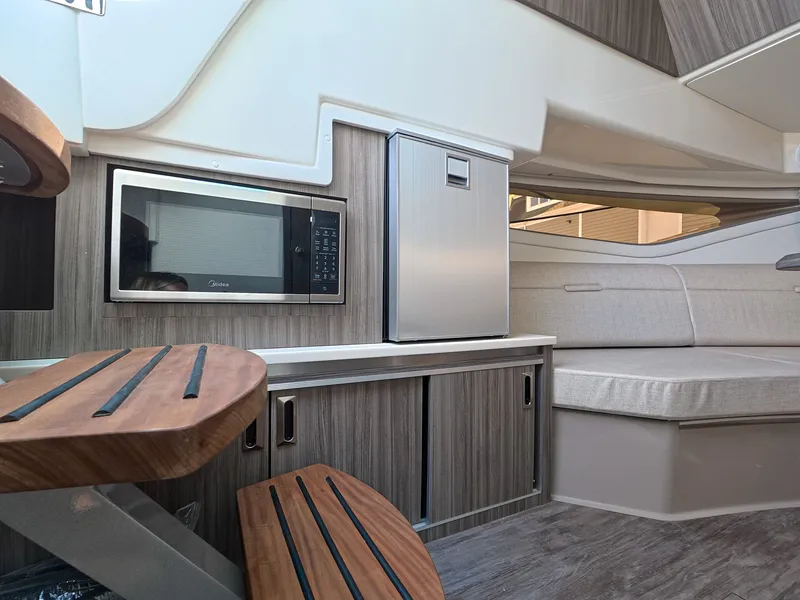 Slide: The Image of Sea Ray Sundancer 320 Outboard 2026 - 20