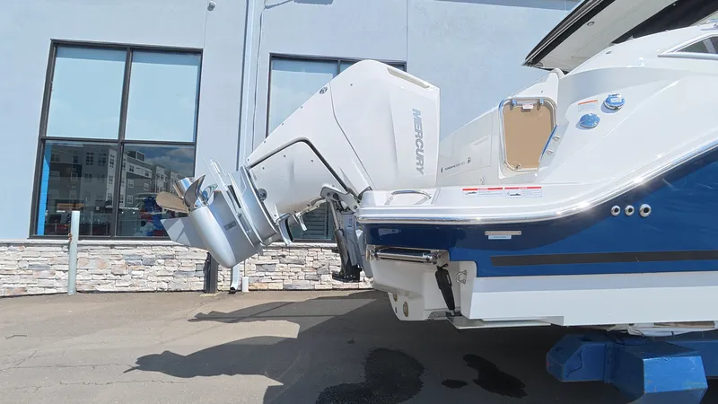 Slide: The Image of Sea Ray Sundancer 320 Outboard 2026 - 1