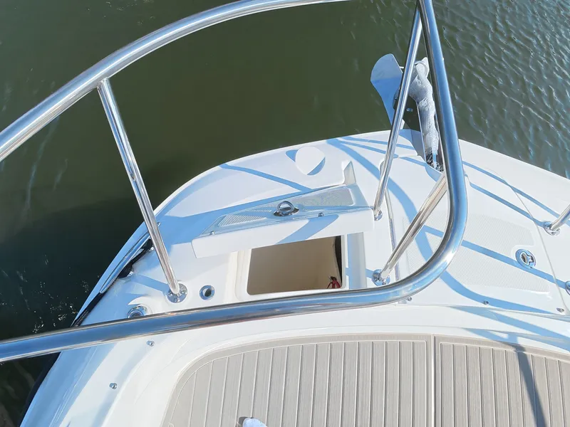 Slide: The Image of Sea Ray Sundancer 320 Outboard 2026 - 26