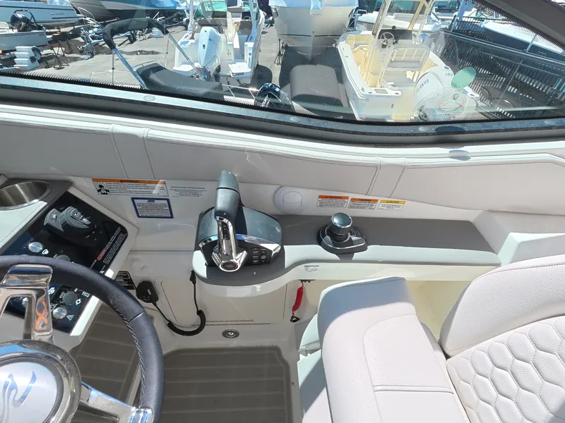 Slide: The Image of Sea Ray Sundancer 320 Outboard 2026 - 19
