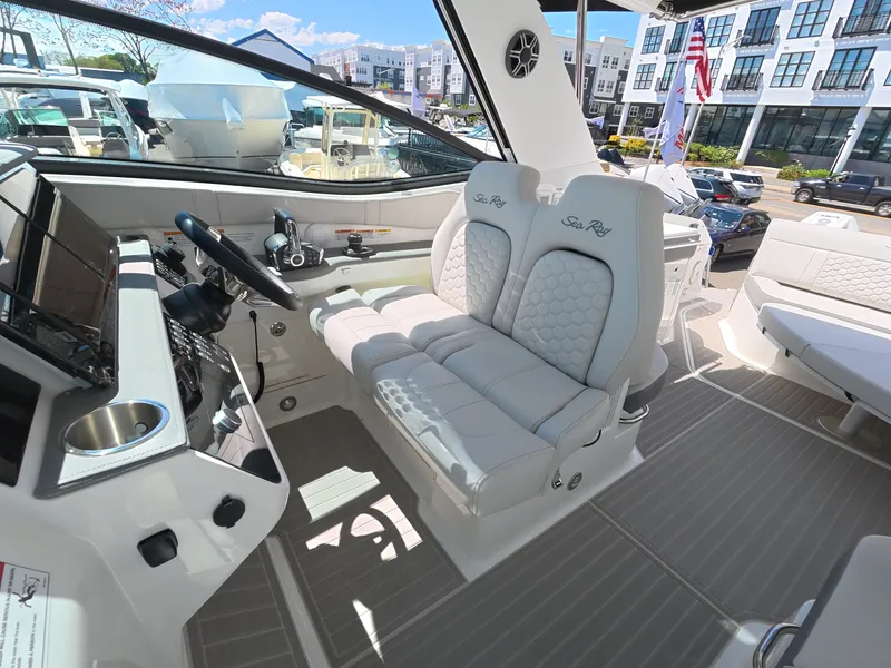 Slide: The Image of Sea Ray Sundancer 320 Outboard 2026 - 20
