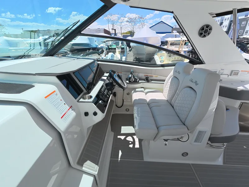 Slide: The Image of Sea Ray Sundancer 320 Outboard 2026 - 21