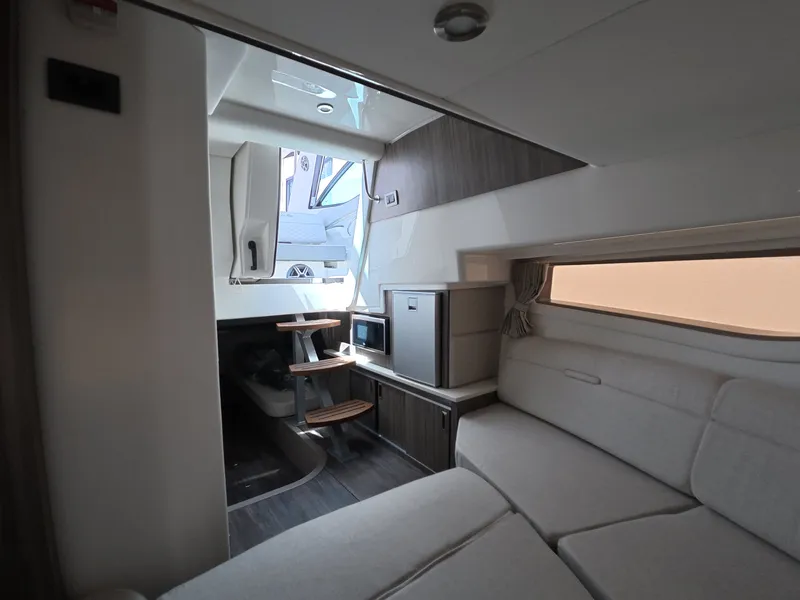 Slide: The Image of Sea Ray Sundancer 320 Outboard 2026 - 24