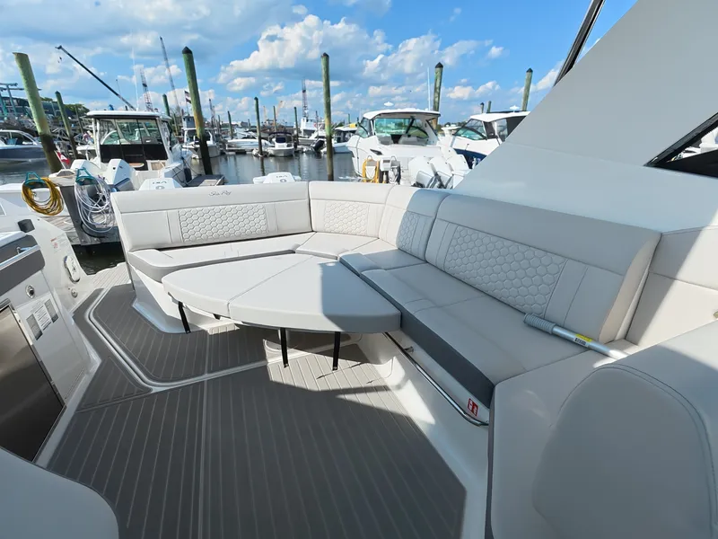 Slide: The Image of Sea Ray Sundancer 320 Outboard 2026 - 12