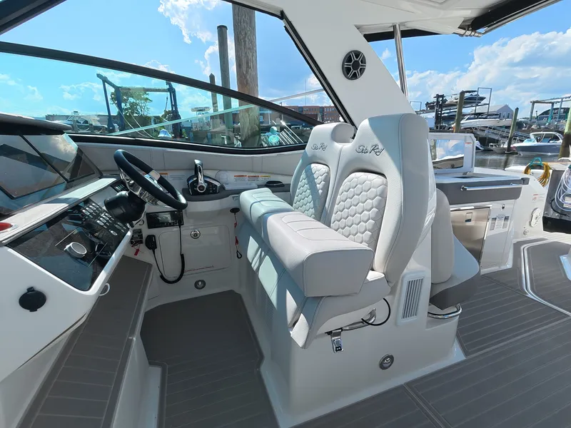 Slide: The Image of Sea Ray Sundancer 320 Outboard 2026 - 15