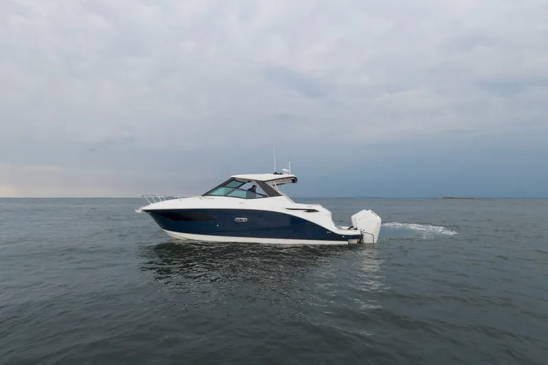 Slide: The Image of Sea Ray Sundancer 320 Outboard 2026 - 2