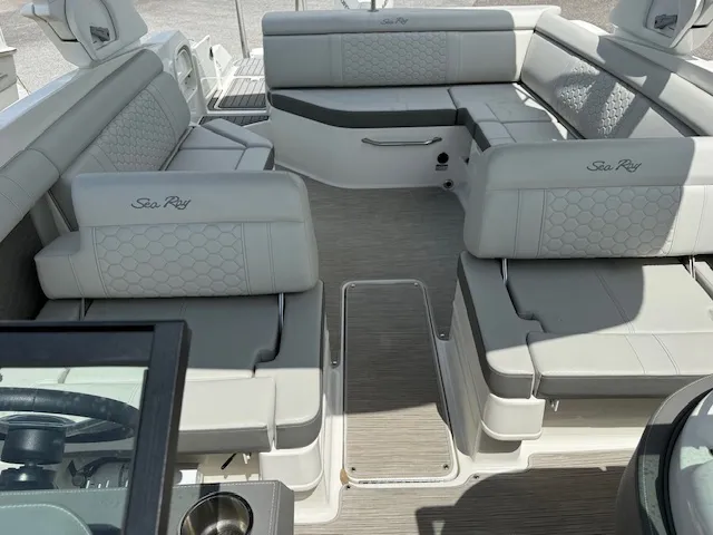 Slide: The Image of Sea Ray 270 SD OB 2022 - 10
