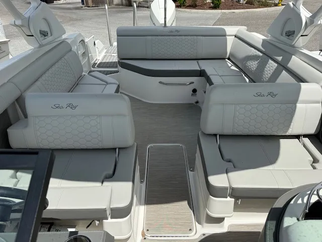 Slide: The Image of Sea Ray 270 SD OB 2022 - 11