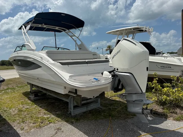 Slide: The Image of Sea Ray 270 SD OB 2022 - 15