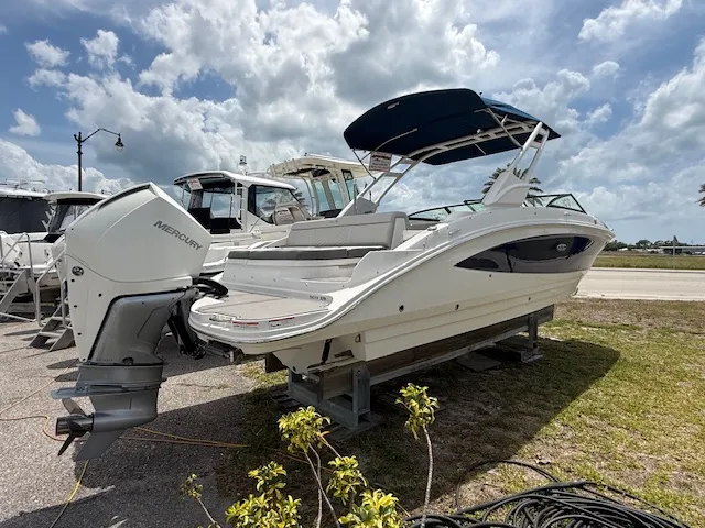 Slide: The Image of Sea Ray 270 SD OB 2022 - 2