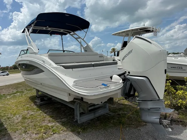 Slide: The Image of Sea Ray 270 SD OB 2022 - 7