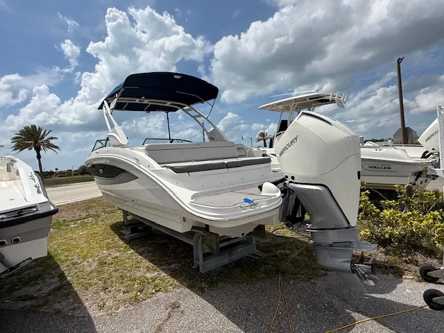 Slide: The Image of Sea Ray 270 SD OB 2022 - 8