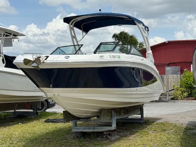 Slide: The Image of Sea Ray 270 SD OB 2022 - 9