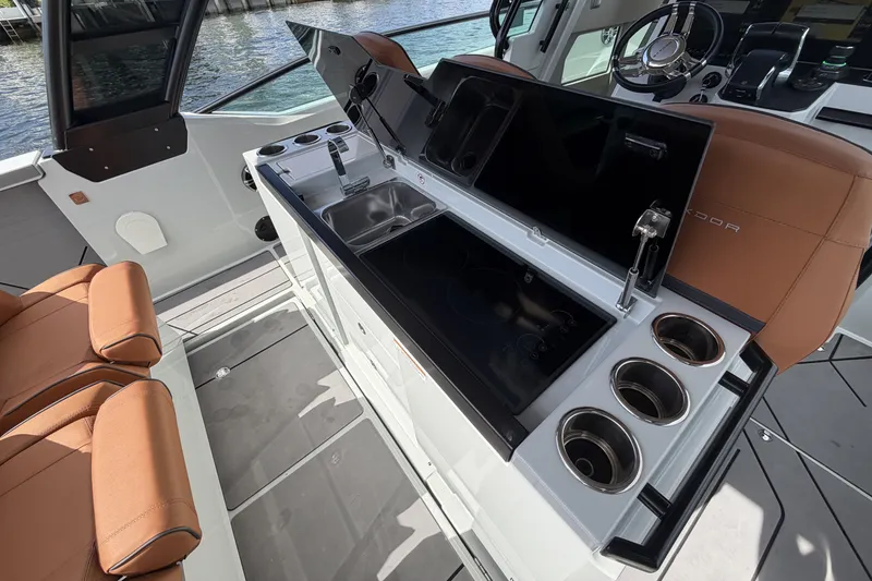 Slide: The Image of Saxdor 320 GTO 2023 - 30