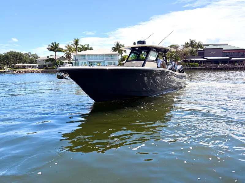 Slide: The Image of Scout 330 LXF 2025 - 5