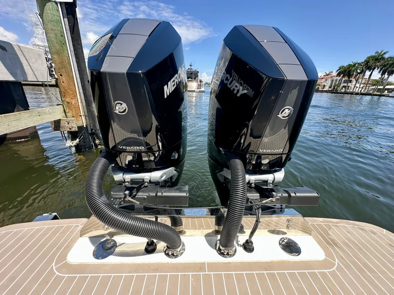 Slide: The Image of Scout 330 LXF 2025 - 40
