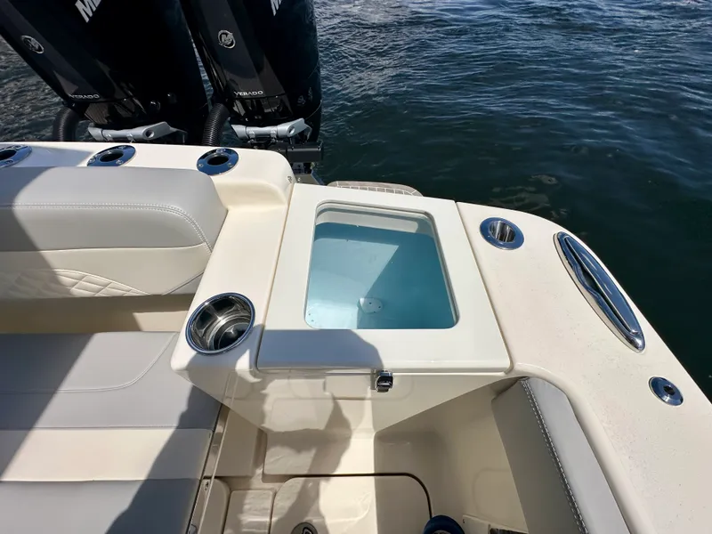Slide: The Image of Scout 330 LXF 2025 - 29